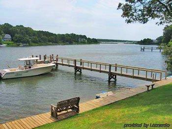 Capewind Waterfront Resort Falmouth Buitenkant foto